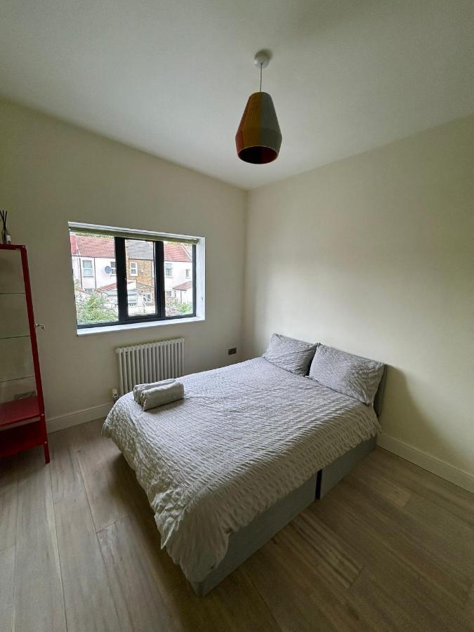 Contemporary 3 Bed House With Spacious Garden Close To Stratford & Canary Wharf Лондон Екстериор снимка